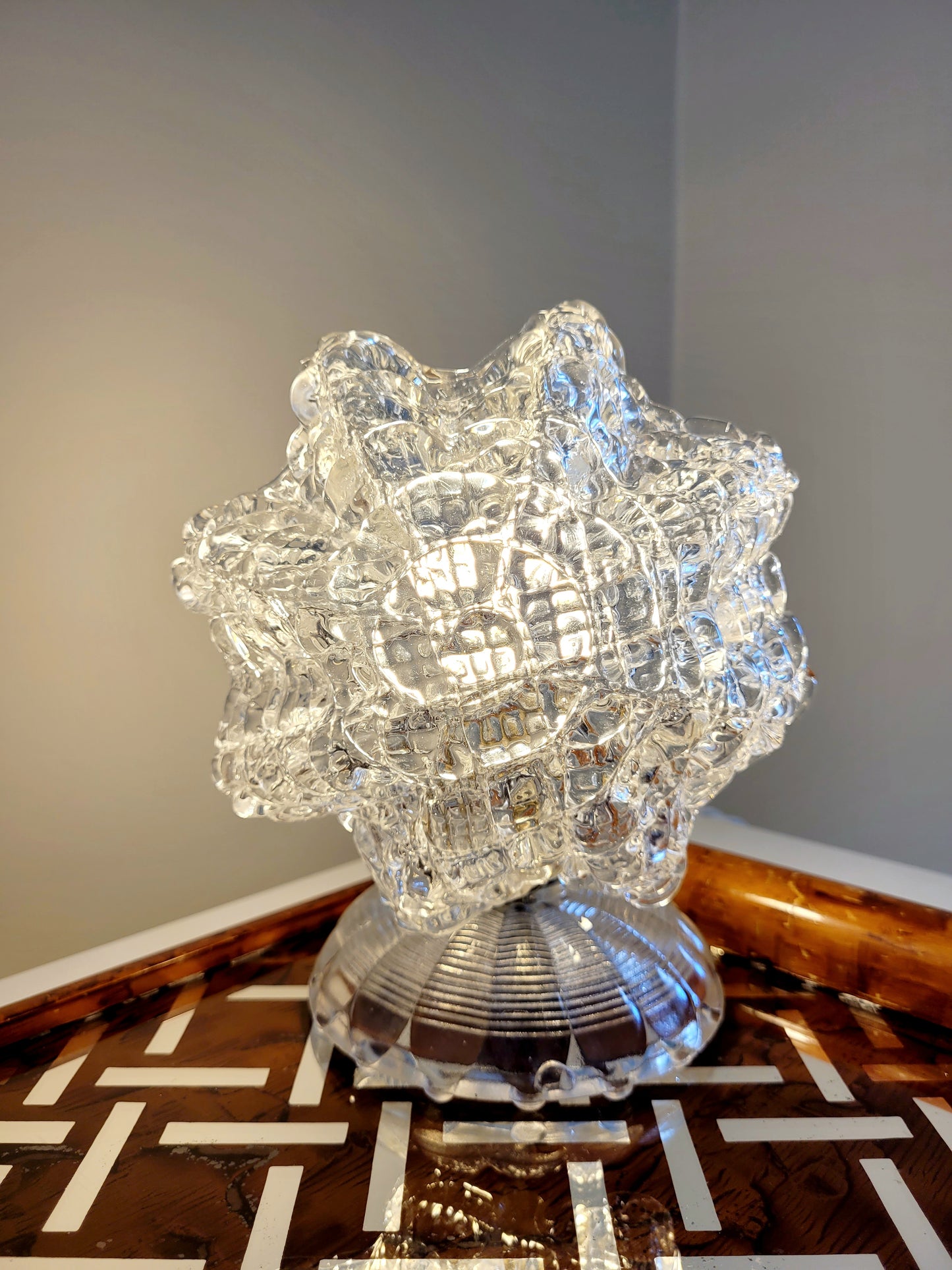 a vintage Murano glass table lamp with starburst shape
