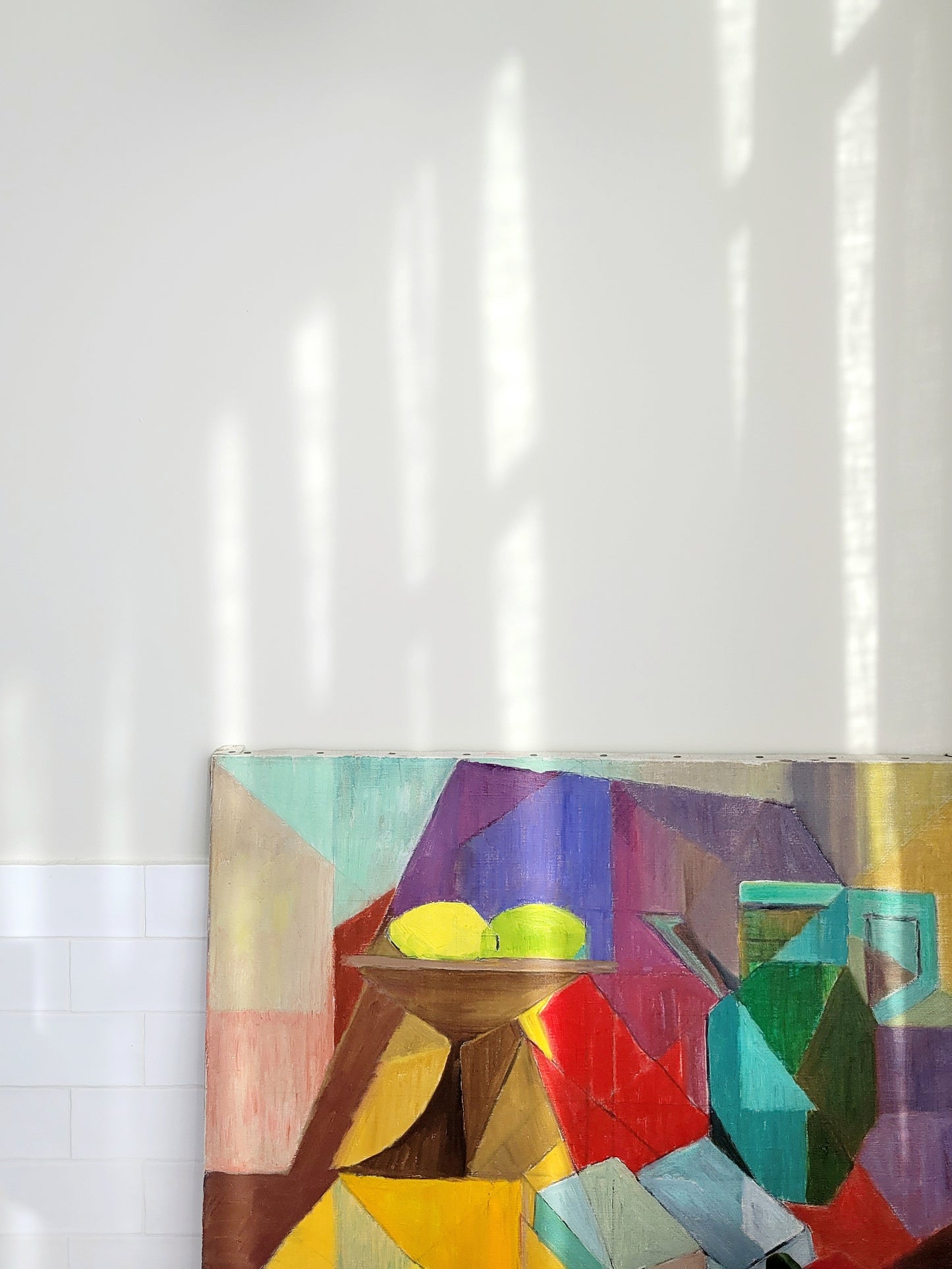 front view of a vibrant oil painting "Nature morte" (still life) signed by S. de Capá showing stylistic cubism traits