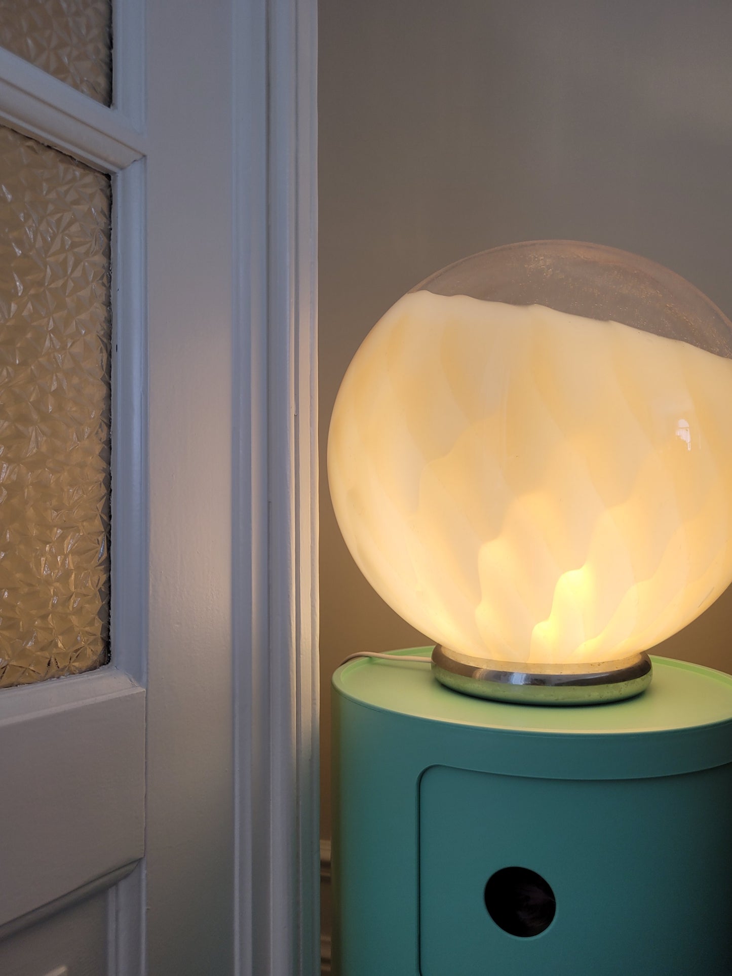 vintage Murano table lamp in amber and clear glass with a beehive pattern and a chrome base