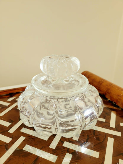 front view of a vintage clear bonbonniere jar in Murano glass with bullicante design